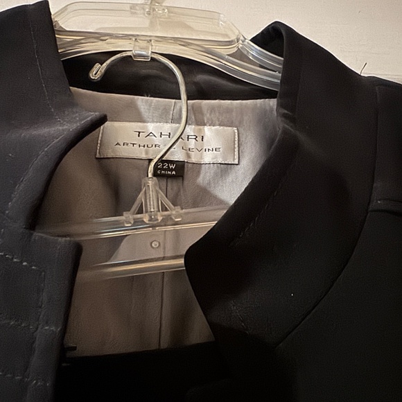 Plus size black pantsuit - Picture 2 of 3